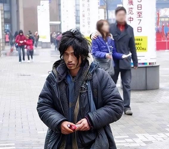 美国最帅乞丐走红,专业的一站式物流信息网_123随叫随到