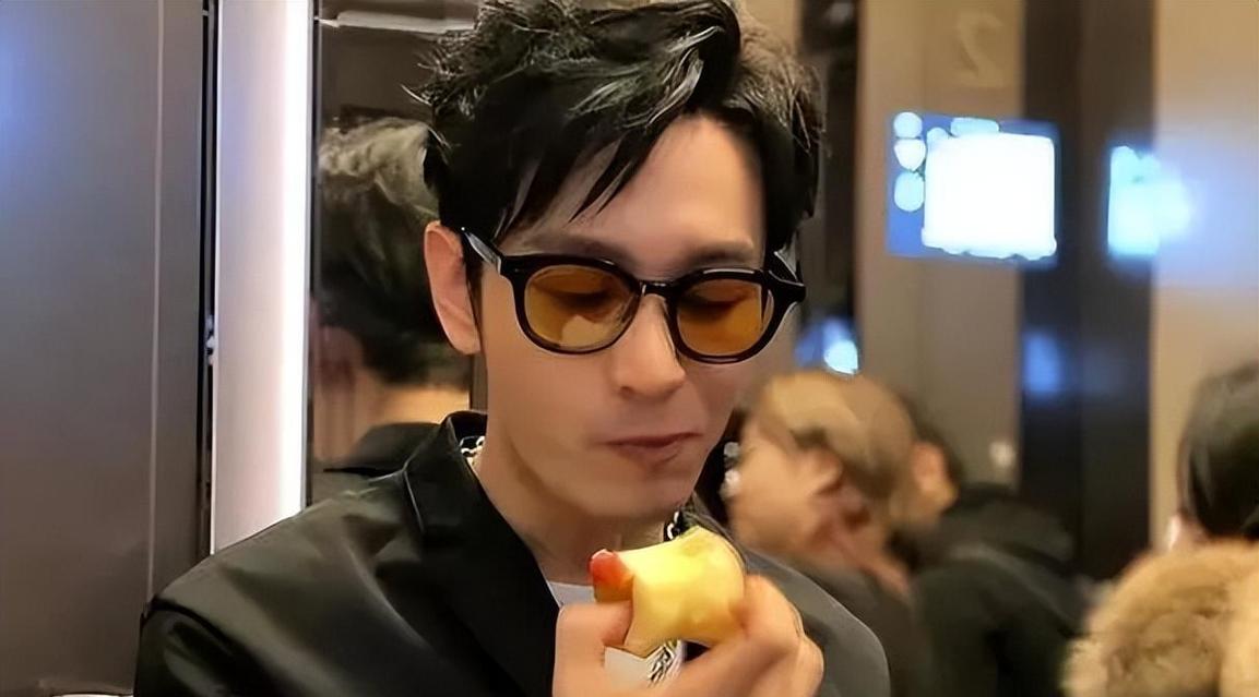黄晓明陈梦家庭聚餐,仓配一体,时效速达