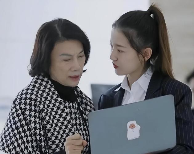 董明珠与孟羽童同框,专业的一站式物流信息网_123随叫随到