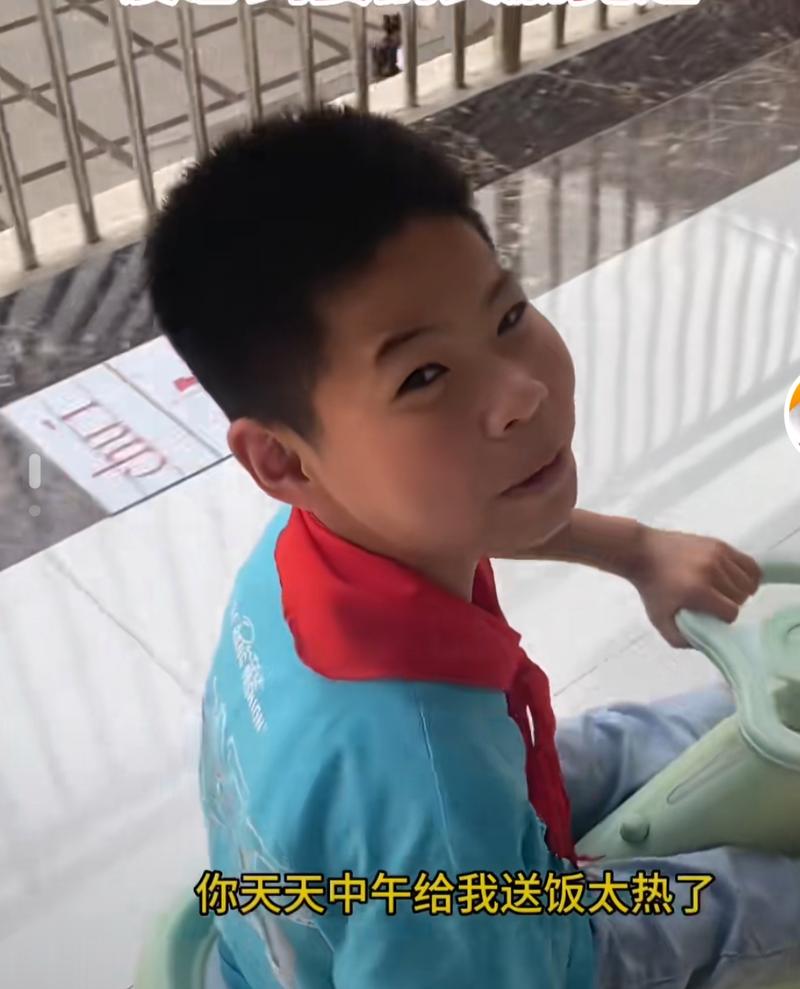 截瘫网红生子遭抛弃,天天发车准时送达_123随叫随到