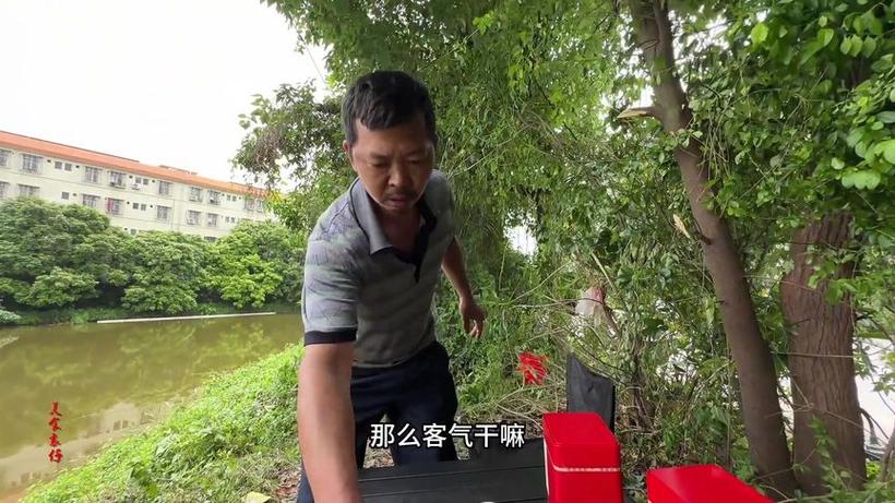 把西瓜扔鱼塘喂鱼,上门取货_123随叫随到