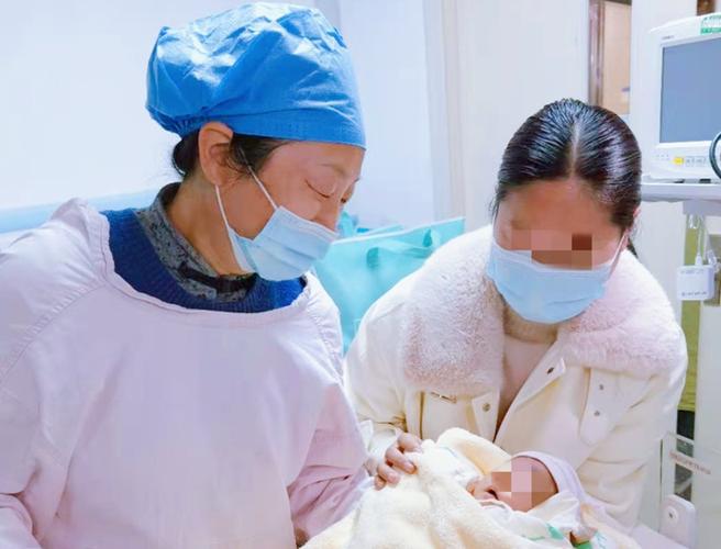台早产女婴术后瘫痪,快递单号查询_123随叫随到