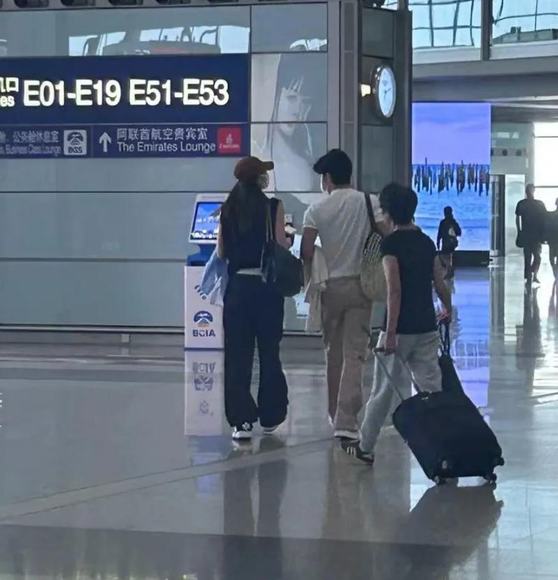 曝井柏然刘雯领证,上门取货_123随叫随到