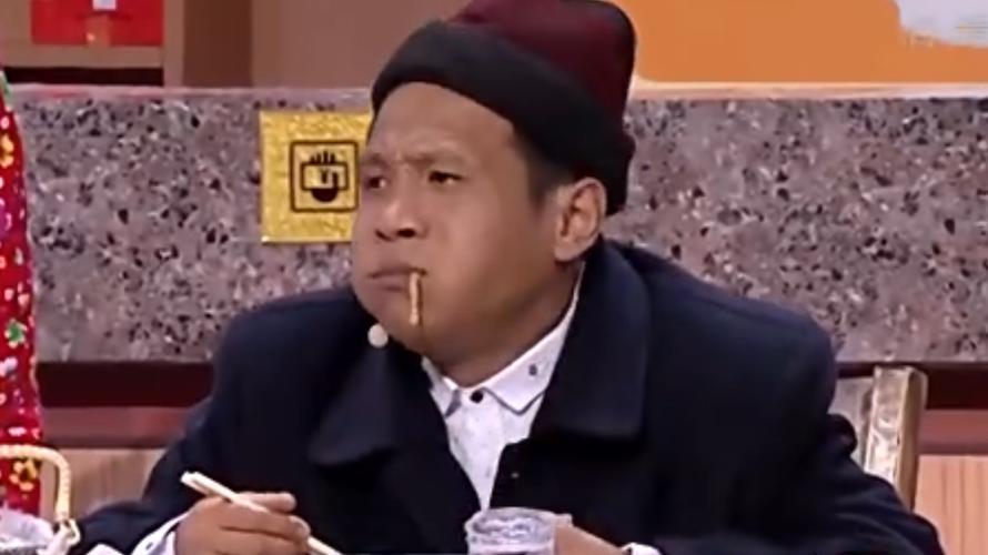男孩冲进金店喊打劫,物流专线直达_123随叫随到