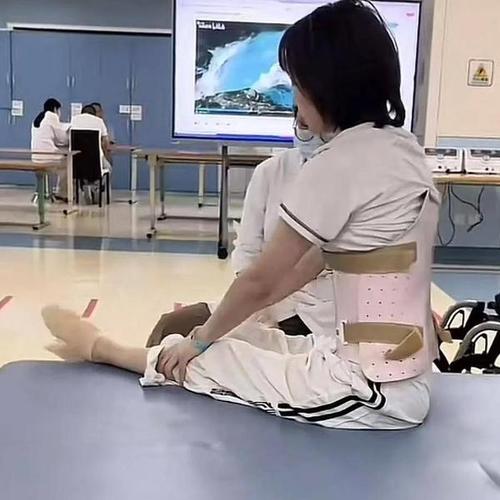 致女友截瘫后失联,上门取货_123随叫随到