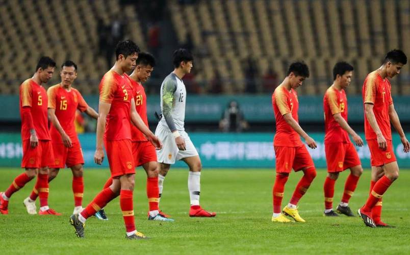 国足回应带较多行李,上门取货_123随叫随到