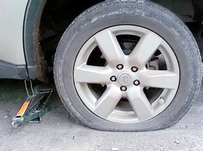 3车12胎被扎胎钉,仓配一体,时效速达