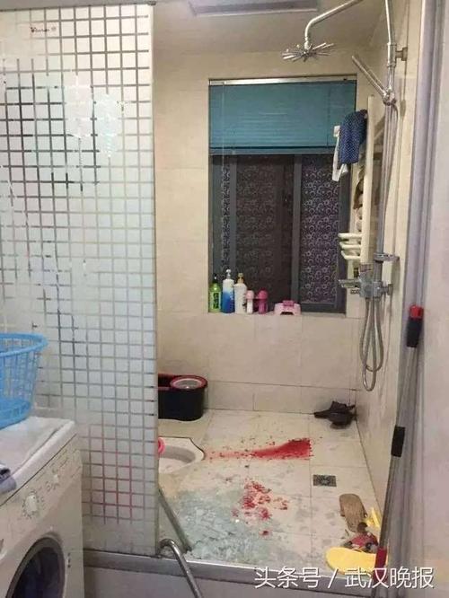 男孩尿到女生衣服上,快递单号查询_123随叫随到