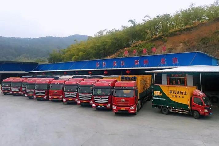 郑州路面超72℃,天天发车准时送达_123随叫随到